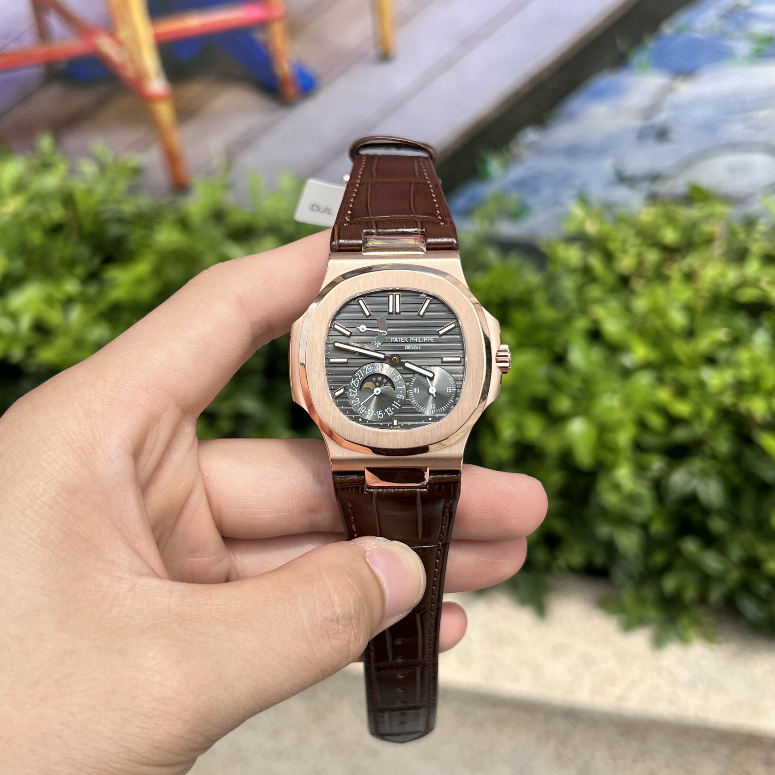 Patek Philippe Nautilus 5712R 18K Gold Wrapped Watch GR 40mm - Image 2
