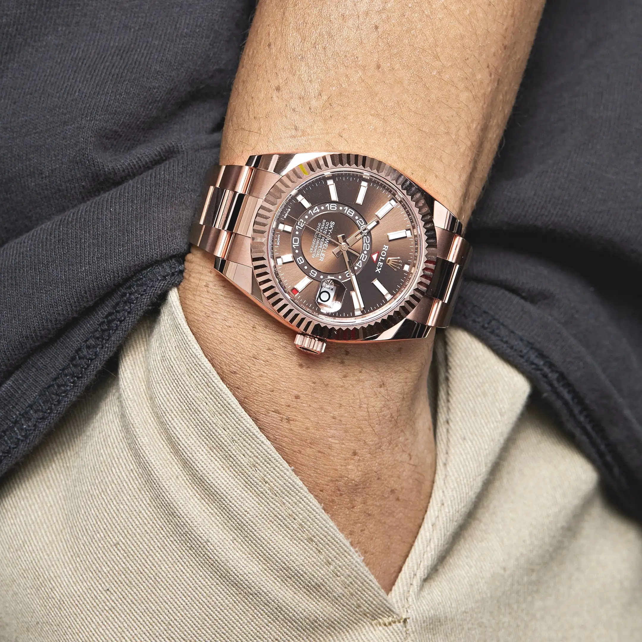 Rolex Sky-Dweller 326935 Rose Gold Chocolate Dial Oyster 42mm - Image 2