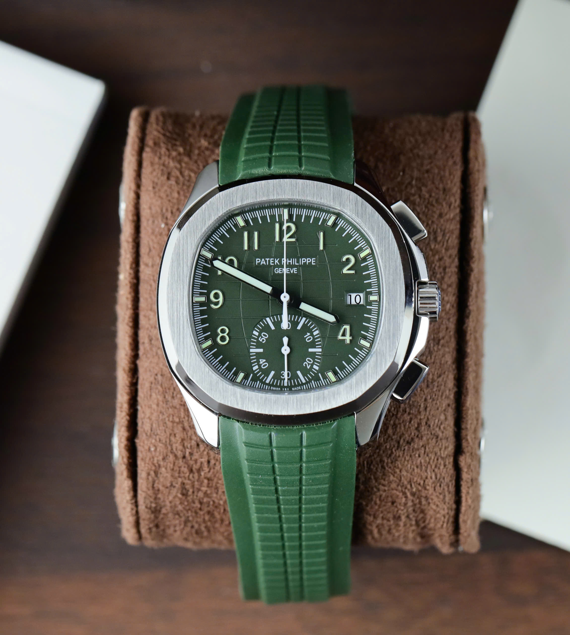 Patek Philippe Replica 11 Aquanaut 5968G Khaki Green Rubber Strap 42.2mm