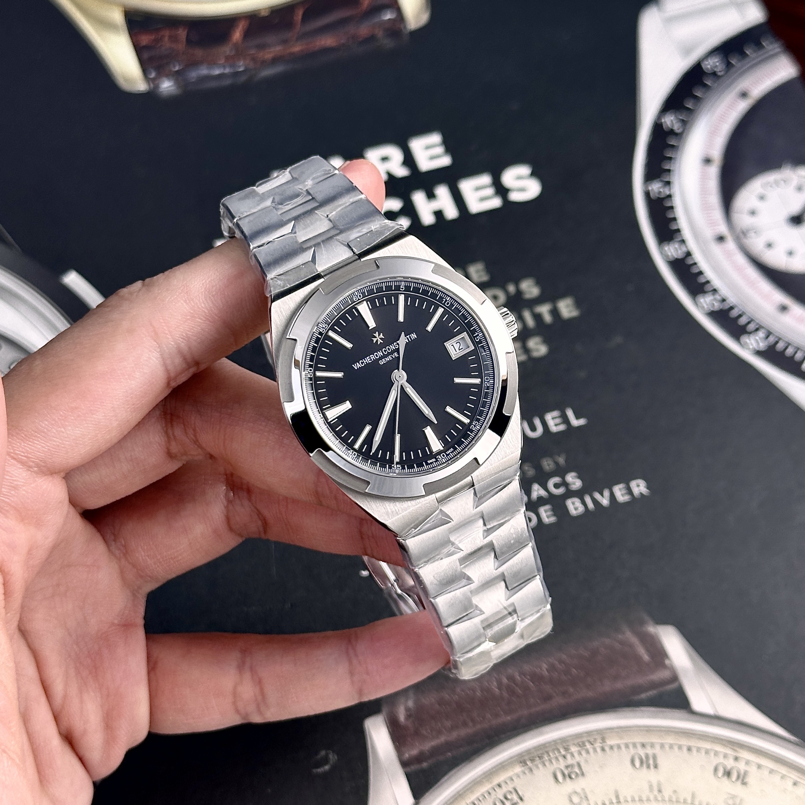 Vacheron Constantin Overseas 4500V Black Dial Best Replica Watch PPF 41mm - Image 2