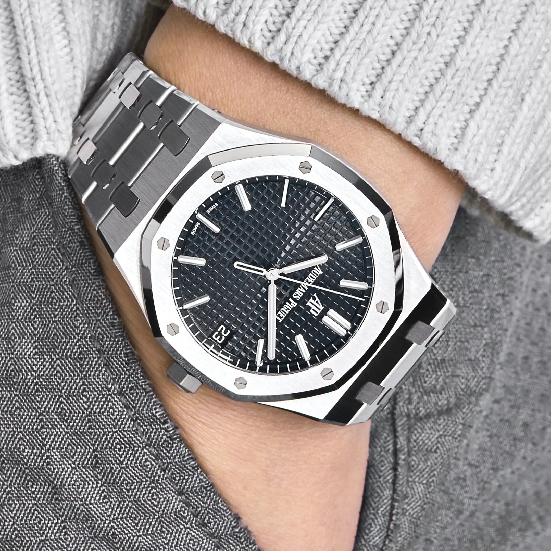 Audemars Piguet Royal Oak 15500ST.OO.1220ST.03 Selfwinding Stainless Steel Black Dial - Image 2
