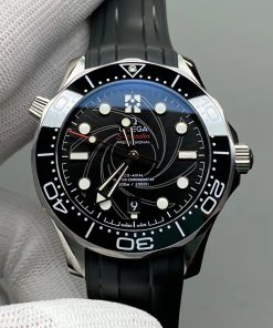 Alternative view of Replica Omega Seamaster James Bond 007 VS Factory 42mm
