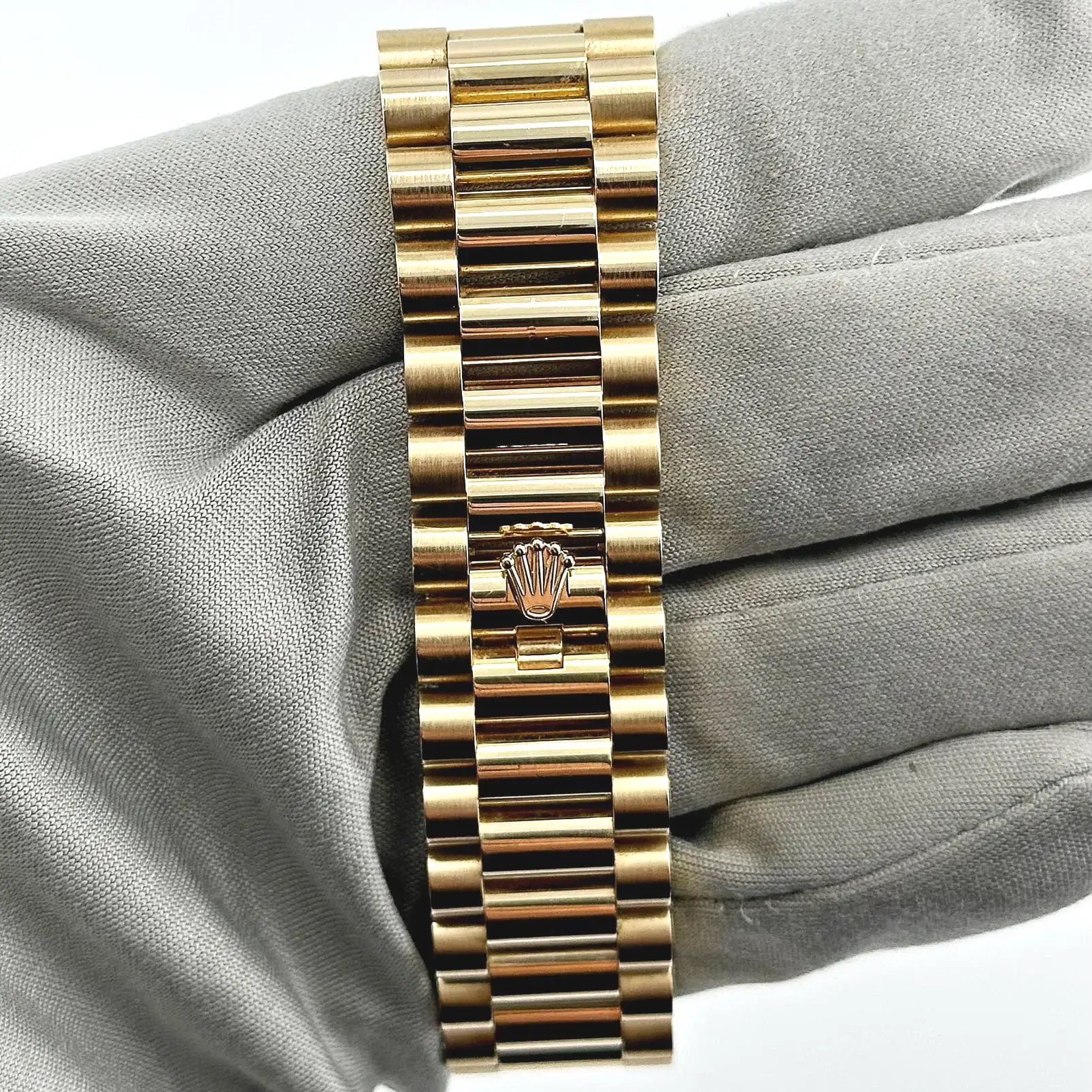 Rolex Day-Date 36 128238 Yellow Gold Green Diamond Dial - Image 11