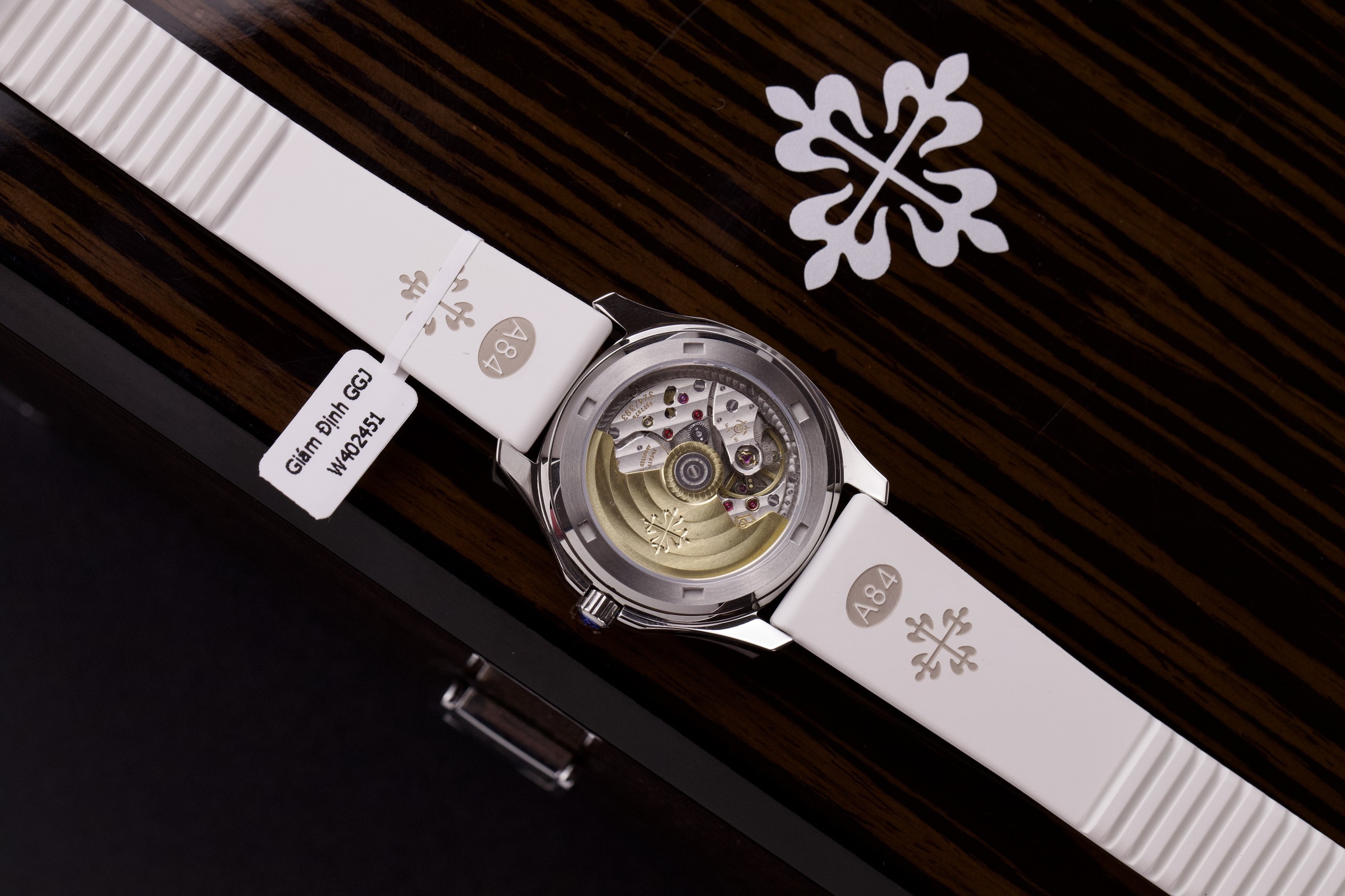 Patek Philippe Aquanaut 5067 Replica Watch Custom Moissanite Diamonds 35.6mm - Image 3