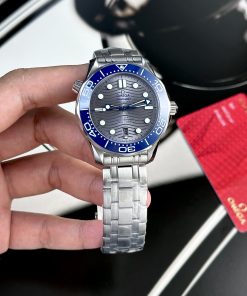 Alternative view of Replica Omega Watch Seamaster Diver 300M Gray Dial VS Factory 42mm