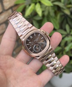 Alternative view of Patek Philippe Nautilus 5712R 18K Rosegold Wrapped Chocolate Dial GRF 40mm