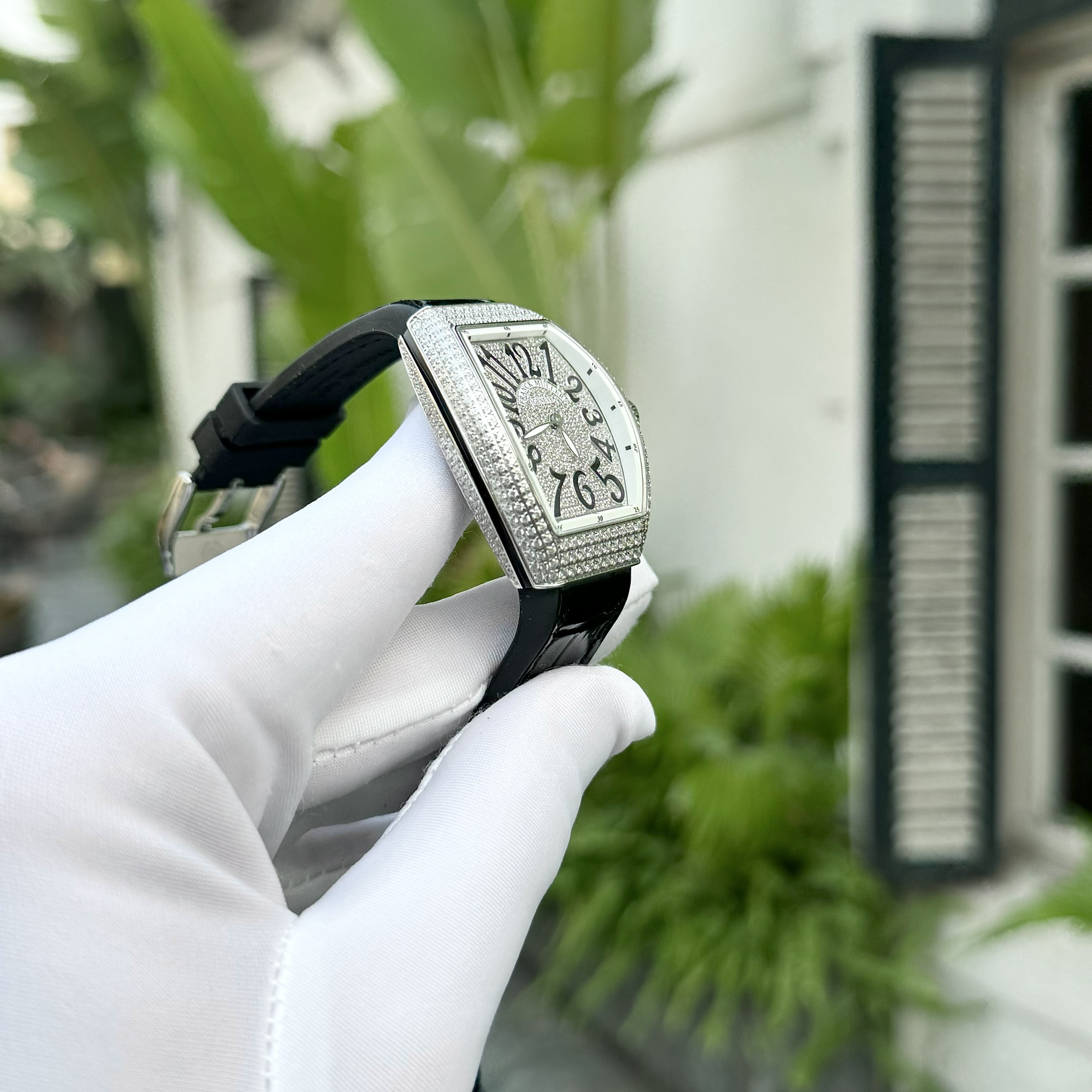 Franck Muller V32 Full Diamonds Replica Watch Black Color ABF 32x40mm - Image 4