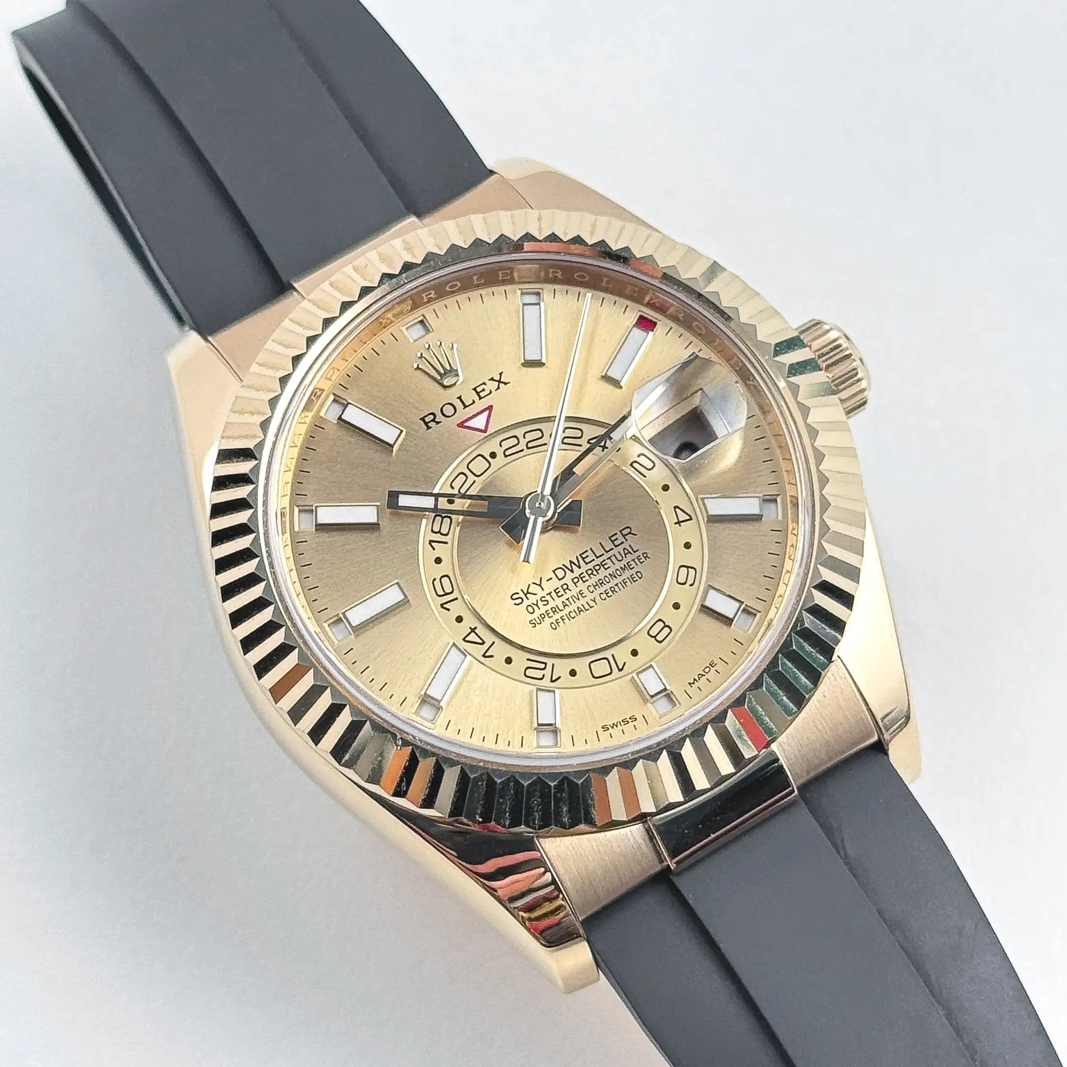 Rolex Sky-Dweller 326238 Yellow Gold Champagne 42mm - Image 5