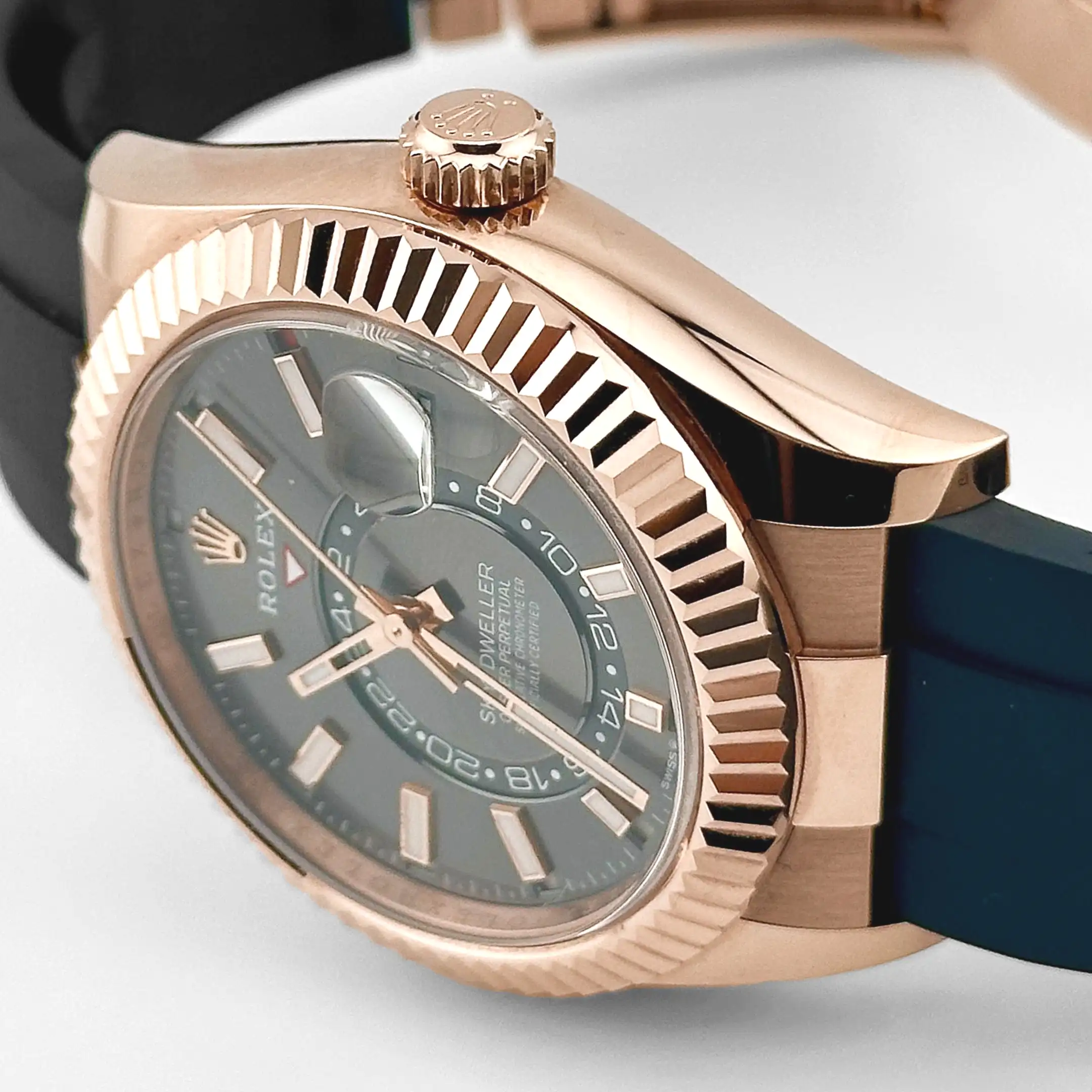 Rolex Sky-Dweller 336235 Rose Gold Slate Dial 42mm - Image 3