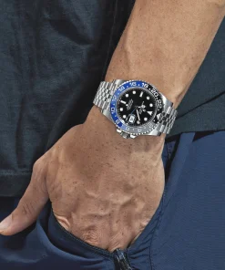 Alternative view of Rolex GMT-Master II 126710BLNR ‘Batgirl’ Stainless Steel Jubilee 40mm