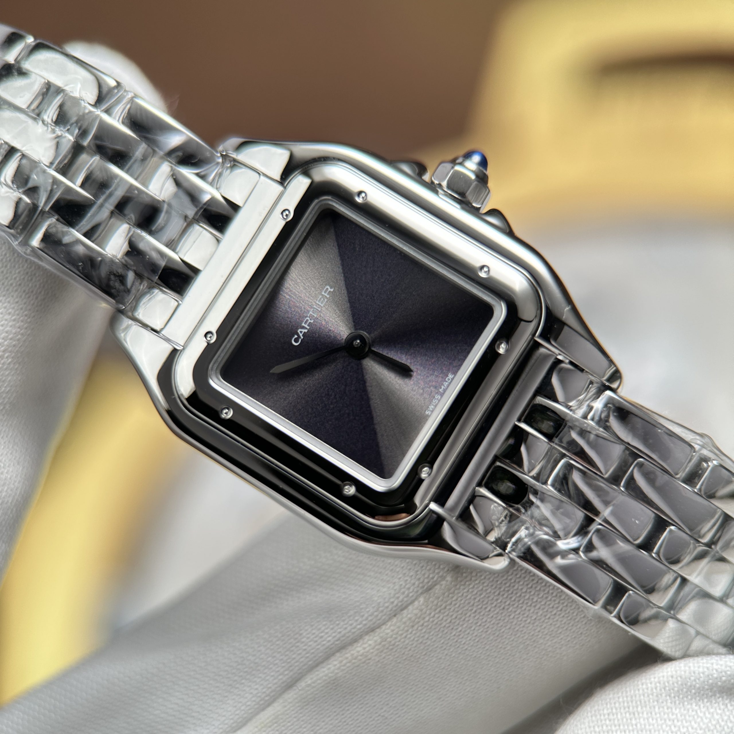 Cartier Replica 11 Panthere Small Model Women’s Gray Dial Swiss Battery Movement 23x30mm - Image 3