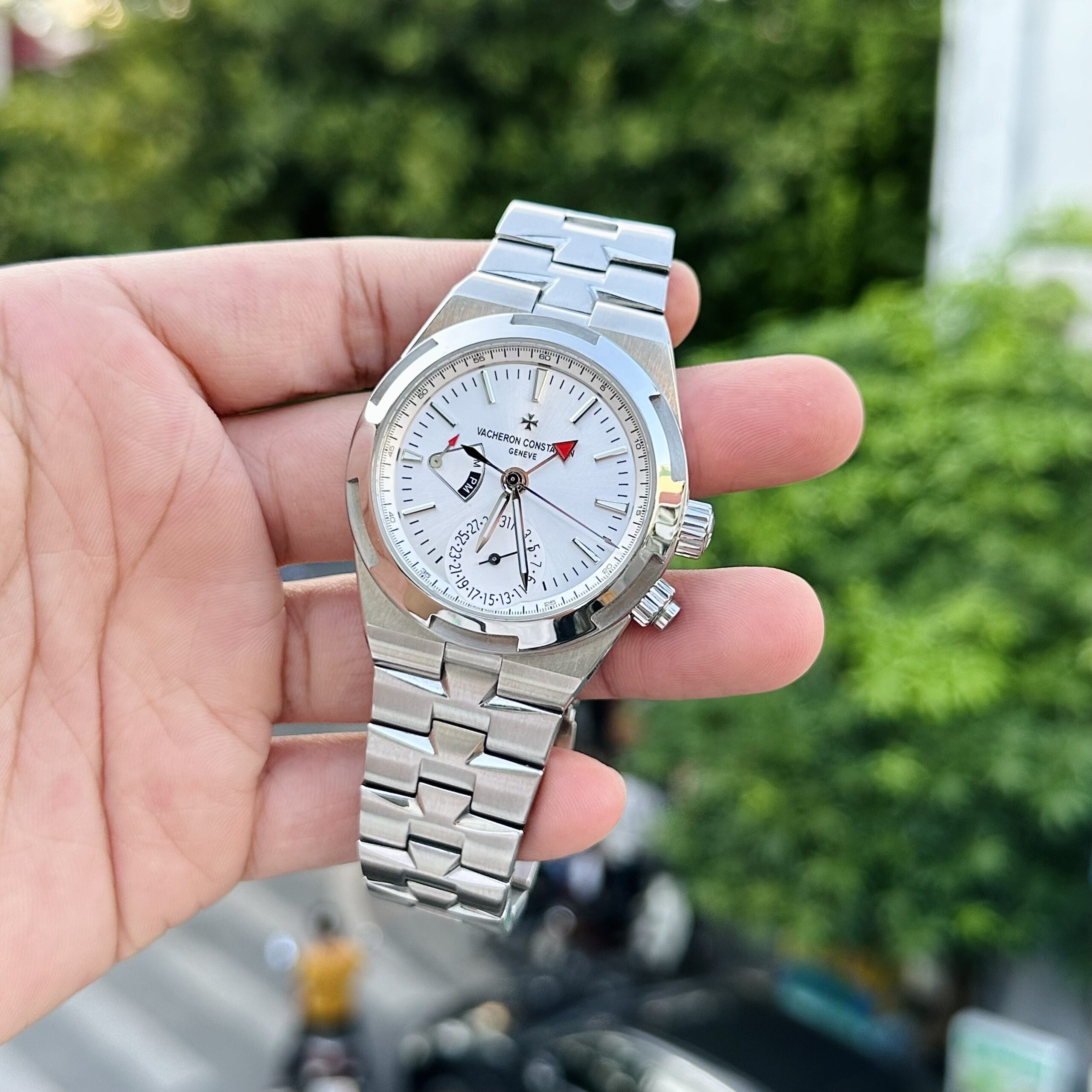 Vacheron Constantin Overseas 7900V Replica 11 Watch 41mm - Image 2