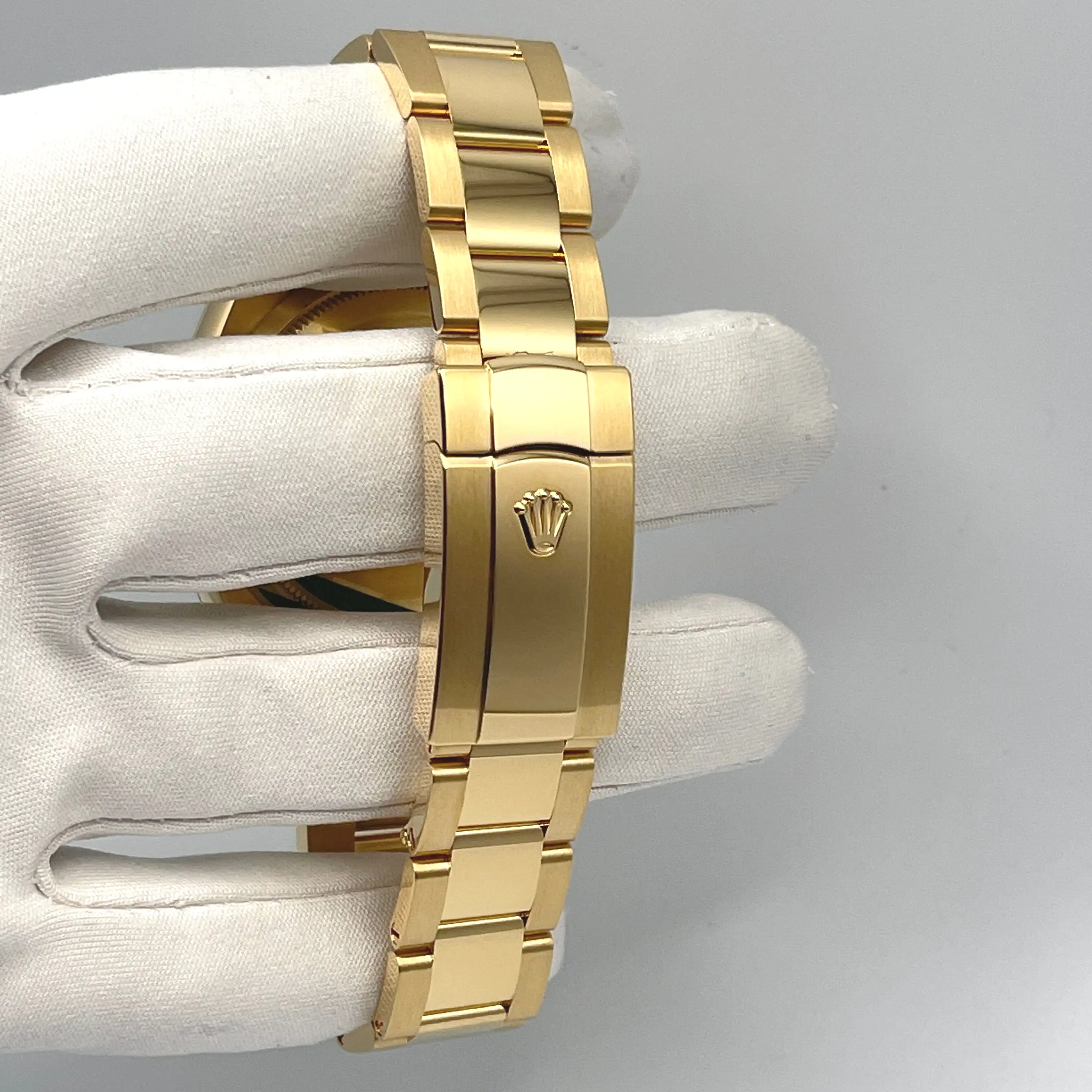 Rolex Sky-Dweller 326938 Yellow Gold White Dial 42mm - Image 6