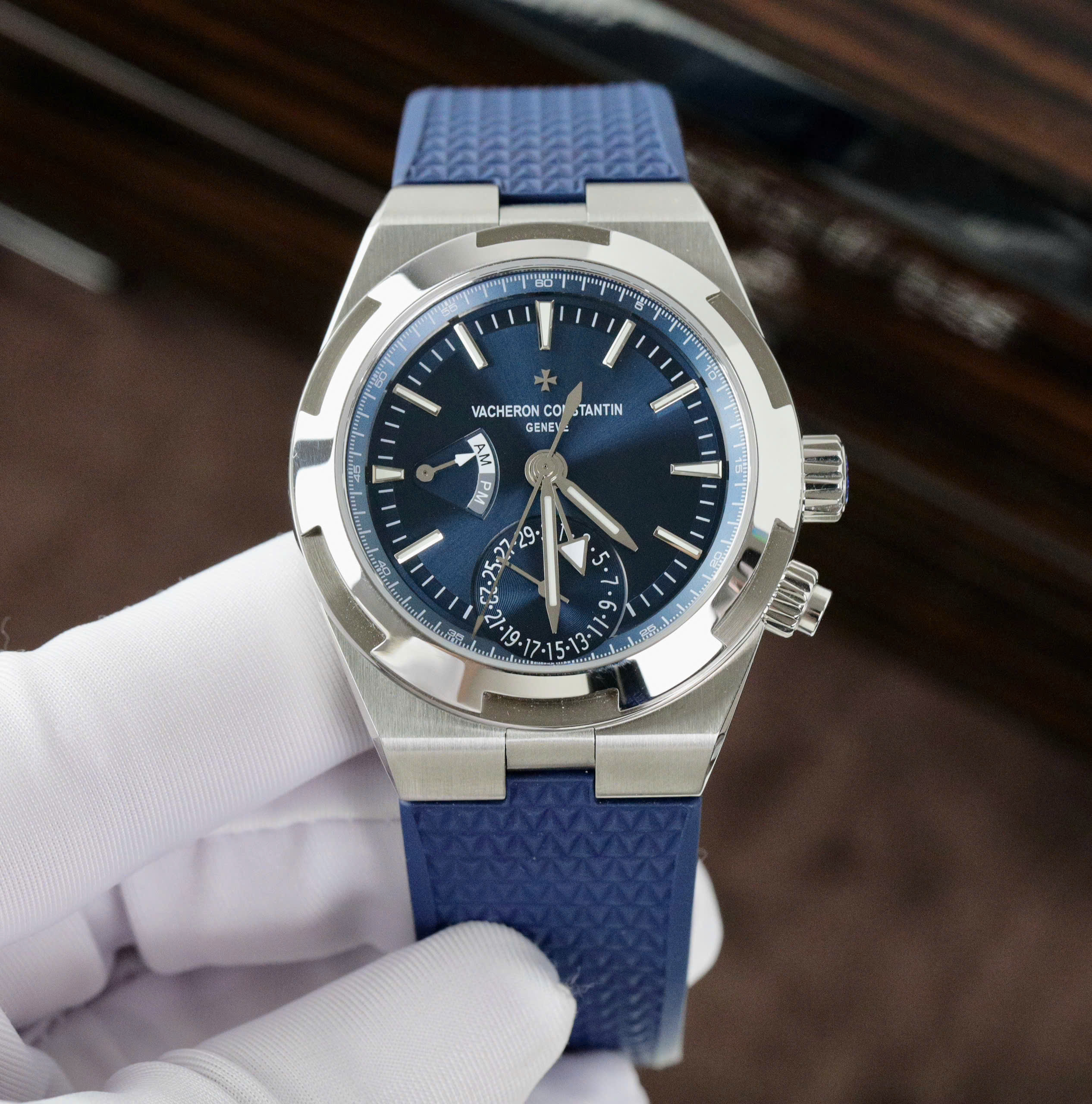 Vacheron Constantin Overseas Dual Time 7900V Replica 11 Watch Blue Factory PZ 41mm