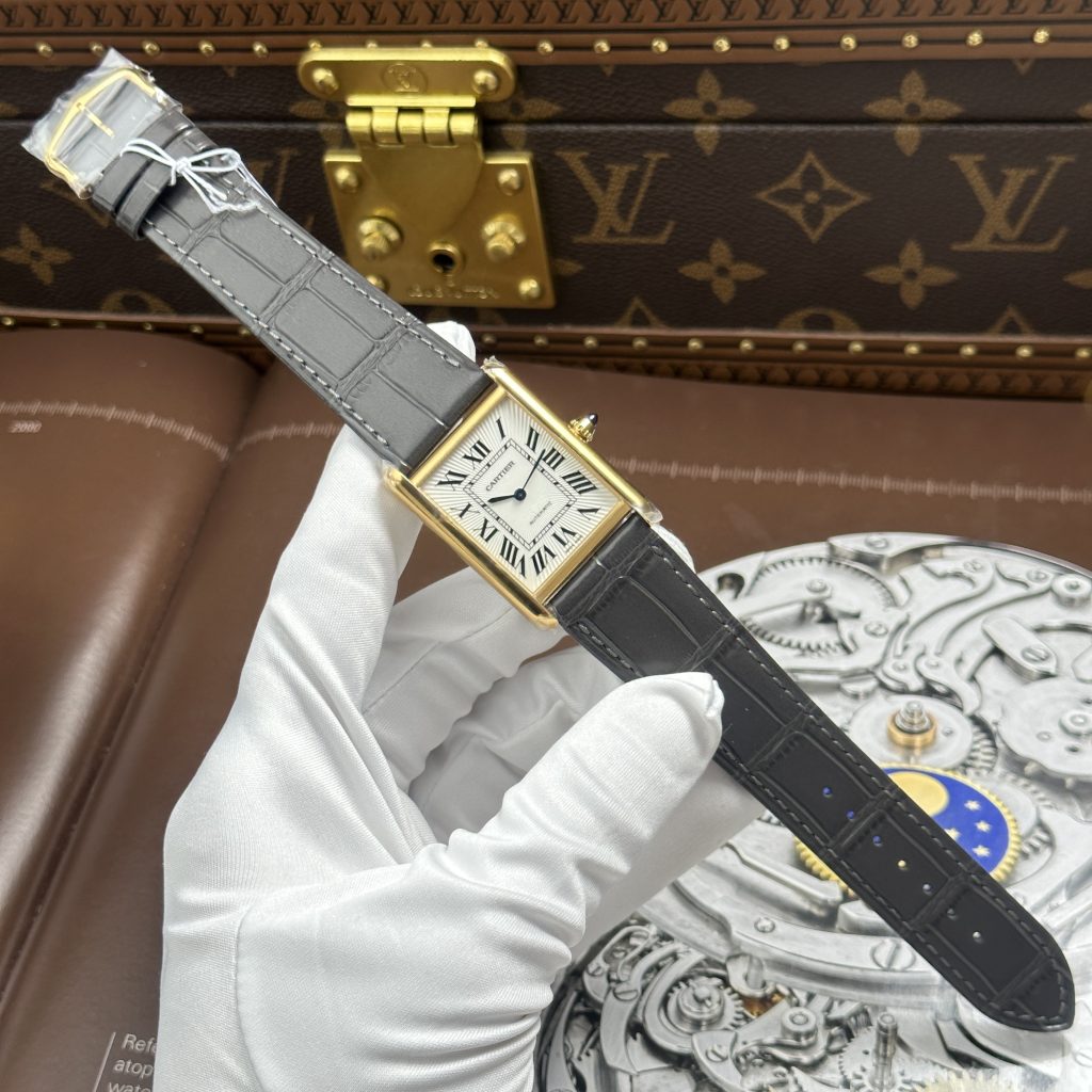 Đồng hồ Cartier Tank Louis Chế Tác Mạ Vàng Mặt Trắng Dây Da Màu Xám 27.8×38.1mm