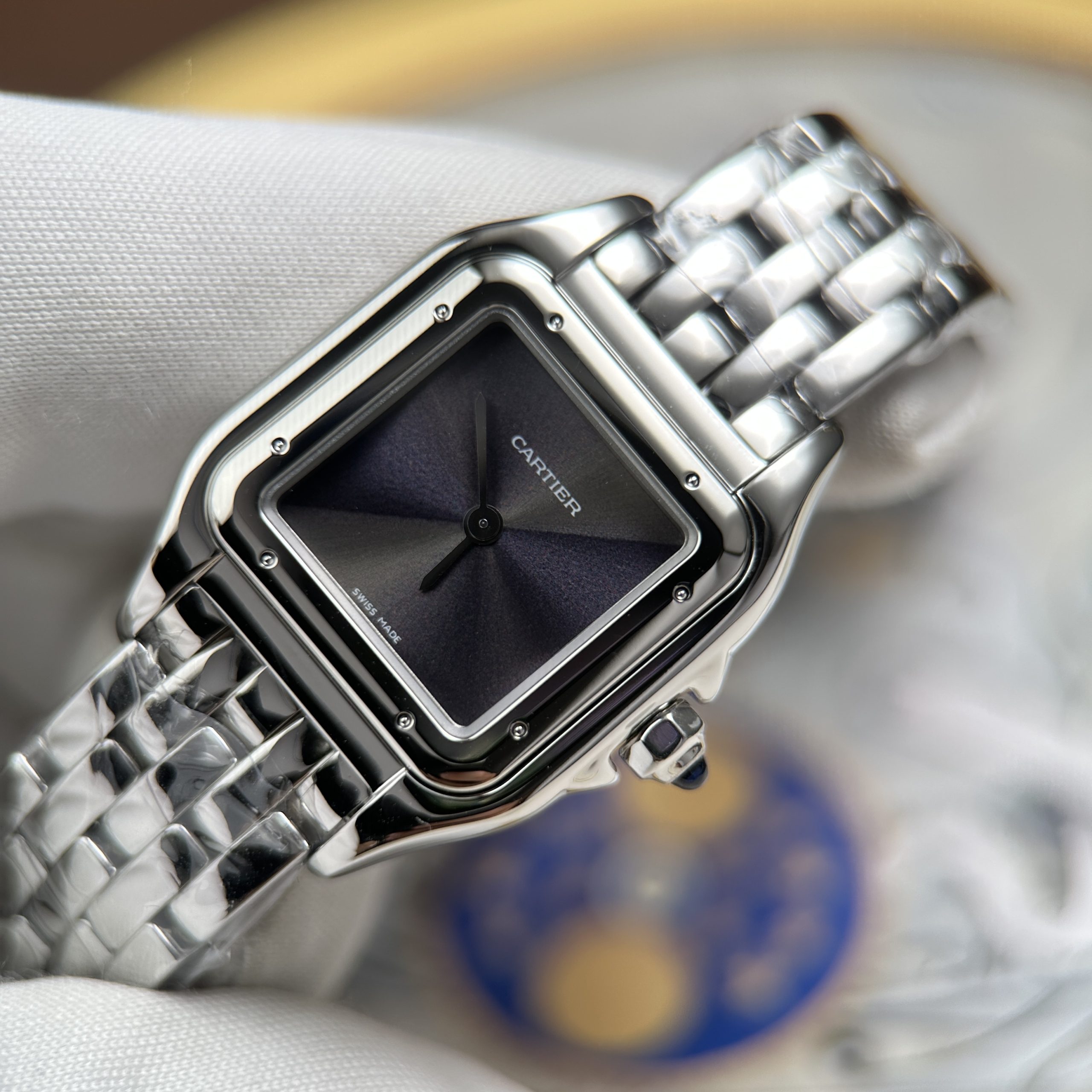 Cartier Replica 11 Panthere Small Model Women’s Gray Dial Swiss Battery Movement 23x30mm - Image 2