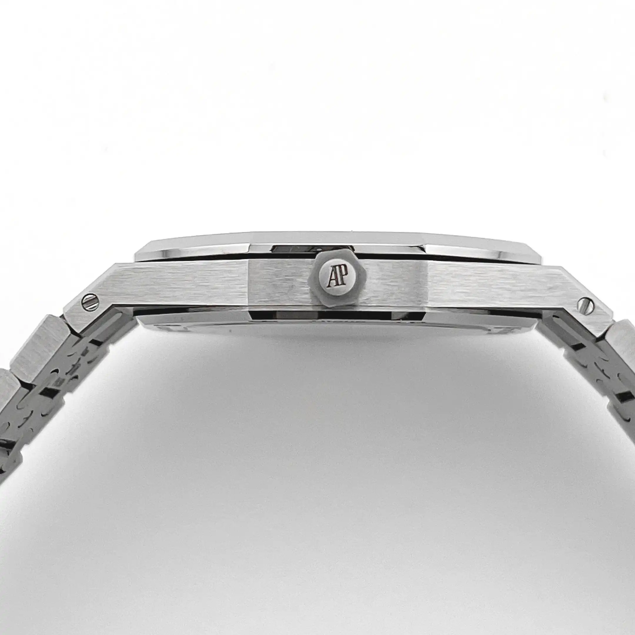 Audemars Piguet Royal Oak 16202XT.OO.1240XT.01 ‘Jumbo’ Extra-Thin Titanium Burgundy Dial - Image 9