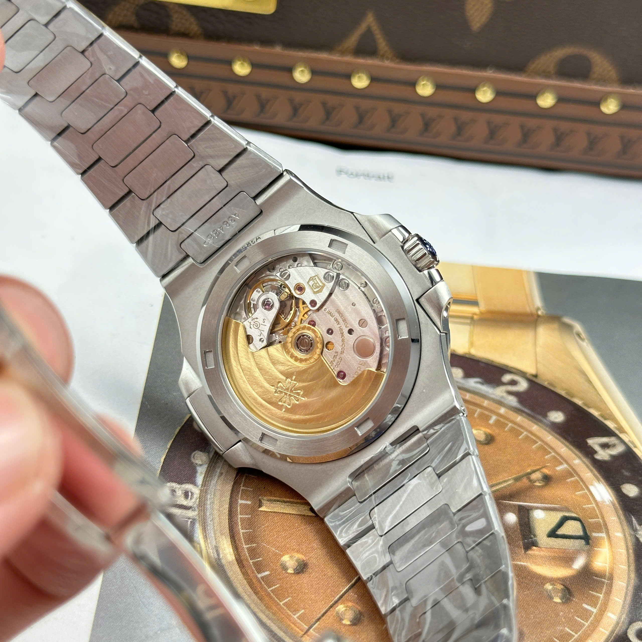Patek Philippe Nautilus 5711 Replica 11 White Dial Metal Strap Factory BBF 40mm - Image 9