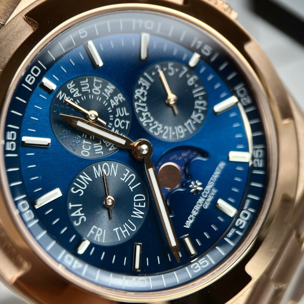 Vacheron Constantin Replica 11 Watch Overseas 5500V Blue Dial 42.5mm - Image 3