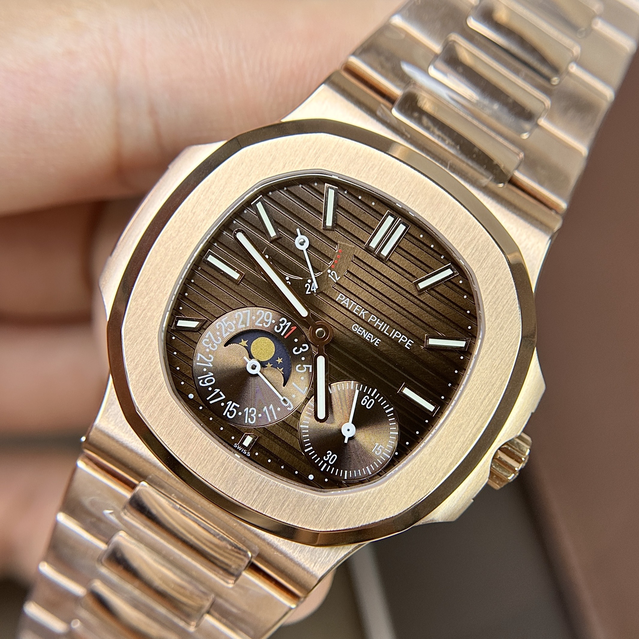 Patek Philippe Nautilus 5712 Watch Chocolate Dial GRF 40mm - Image 4