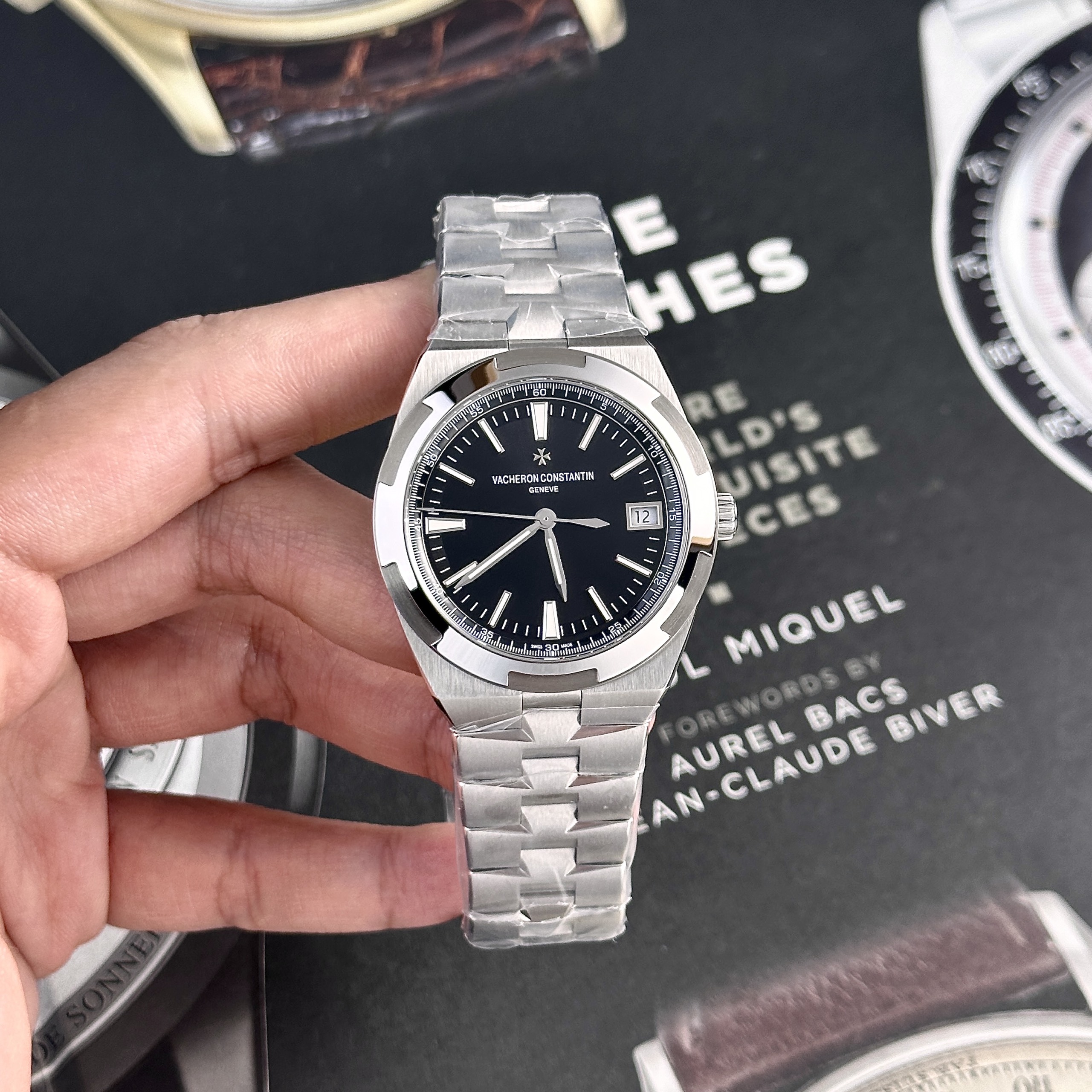 Vacheron Constantin Overseas 4500V Black Dial Best Replica Watch PPF 41mm - Image 3