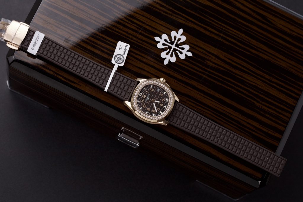 Patek Philippe Aquanaut 5067 Custom Moissanite Diamonds Replica Watches 35 (2)