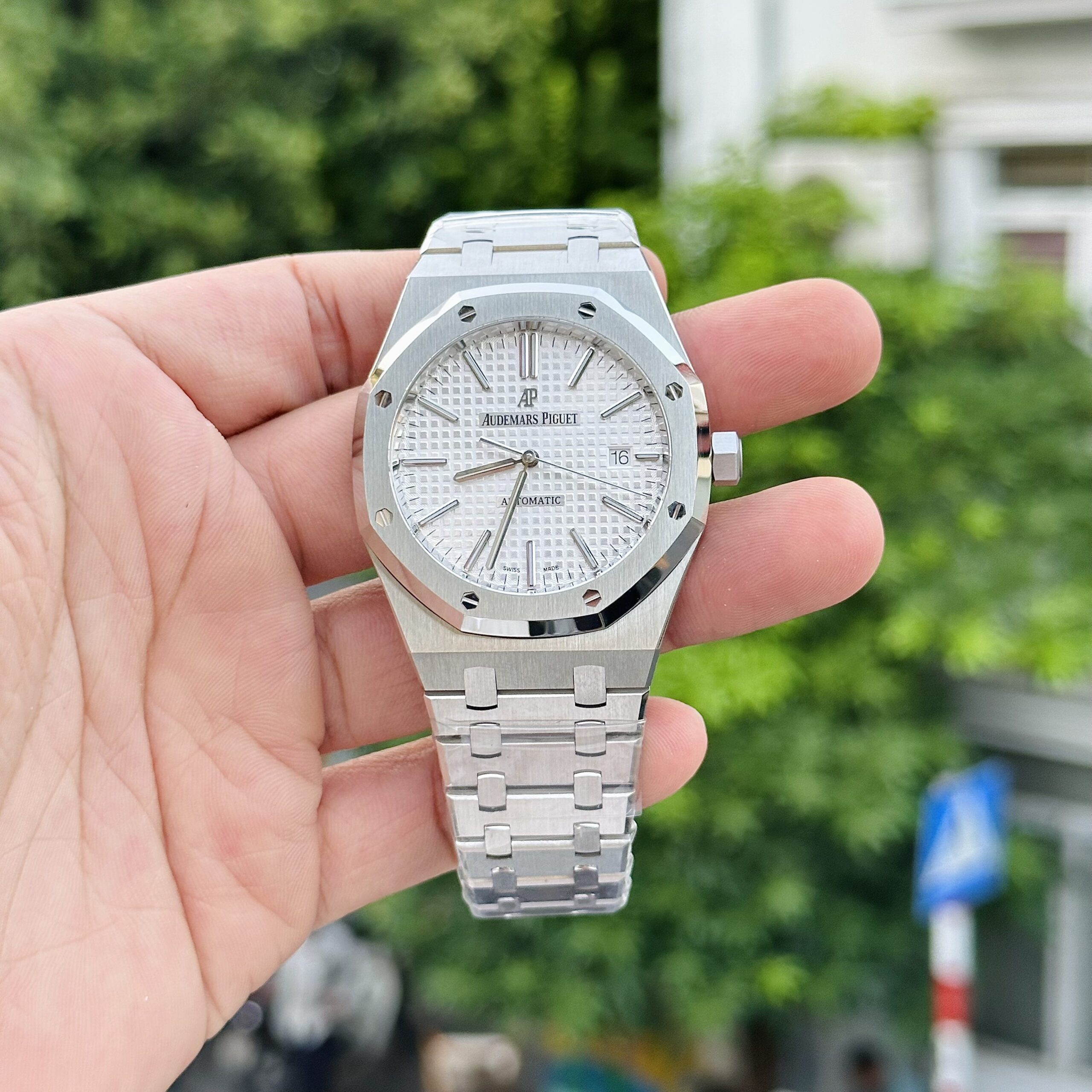 Audemars Piguet Royal Oak 15400ST Watch White Dial 41mm