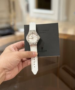 Hublot Classic Fusion Diamonds White Dial Watch 38mm