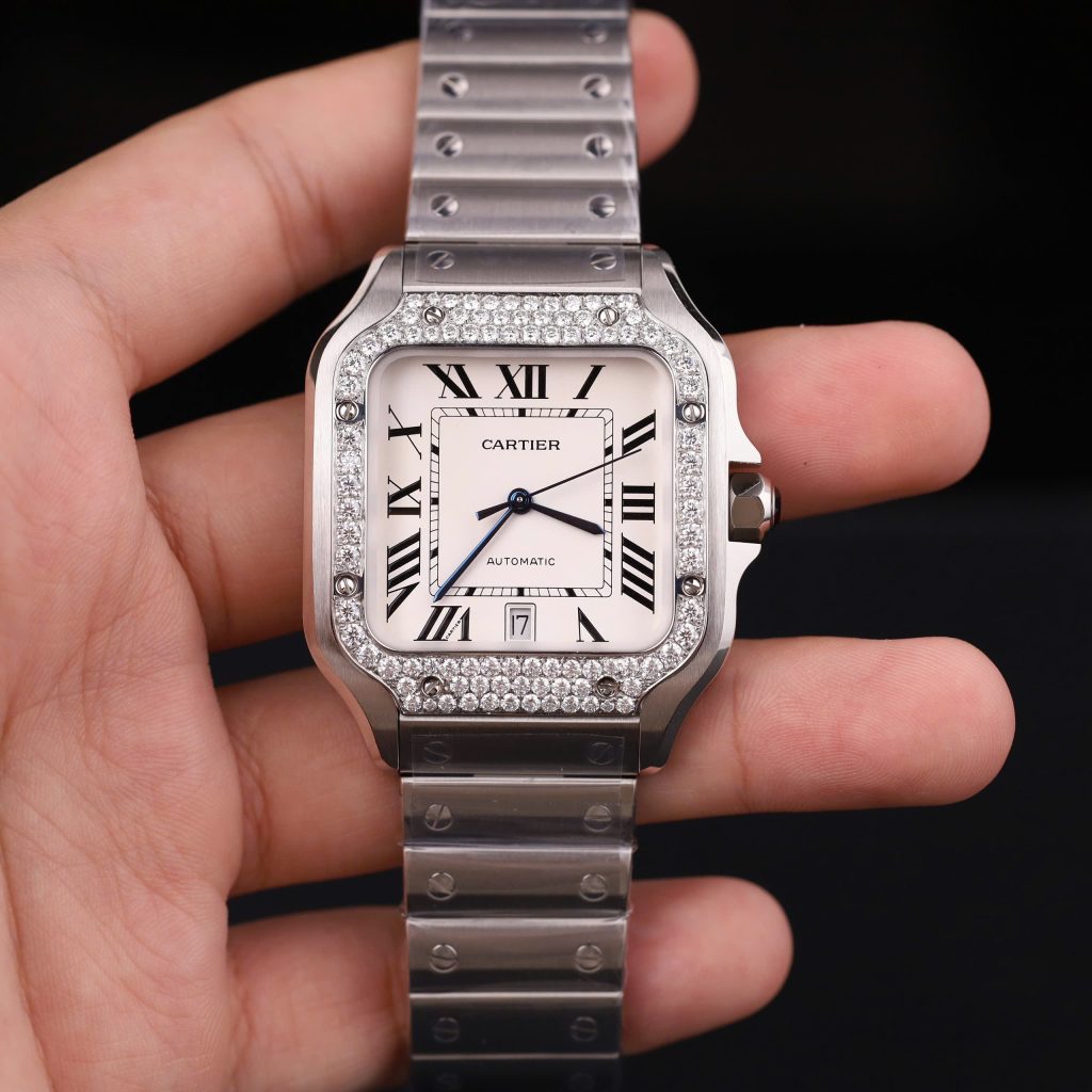 Đồng Hồ Catier Santos Chế Tác Kim Cương Moissanite Mặt Trắng Dây Kim Loại 39.8mm