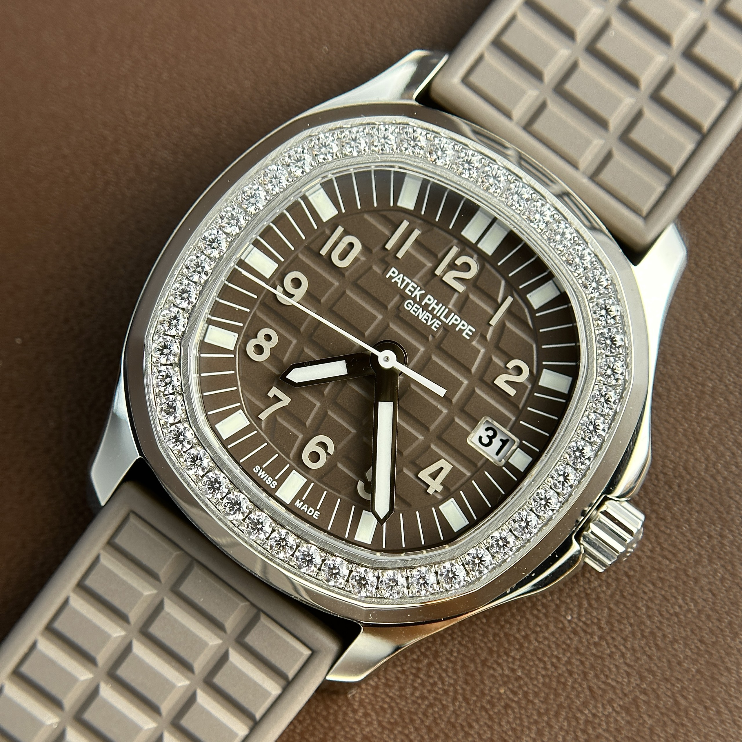 Patek Philippe Aquanaut 5067 Watch Gray Rubber PPF 35.6mm - Image 4