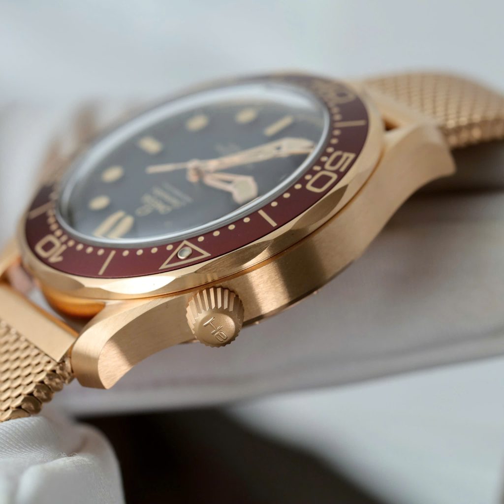  Đồng Hồ Omega Seamaster Replica 11 Diver 300M Bronze Gold Nhà Máy VSF 42mm