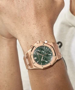 Alternative view of Audemars Piguet Royal Oak 26240OR.OO.1320OR.08 Selfwinding Chronograph Rose Gold Khaki Green Dial
