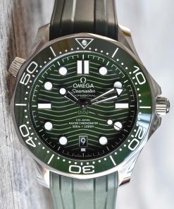 Alternative view of Omega Seamaster Replica Diver 300M Master Chronometer Green Dial 42mm