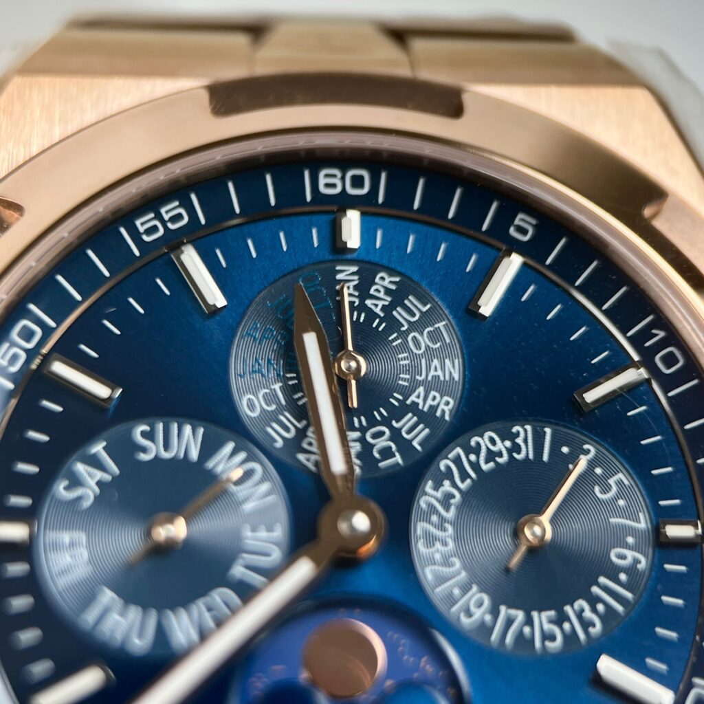 Vacheron Constantin Replica 11 Watch Overseas 5500V Blue Dial 42.5mm - Image 5