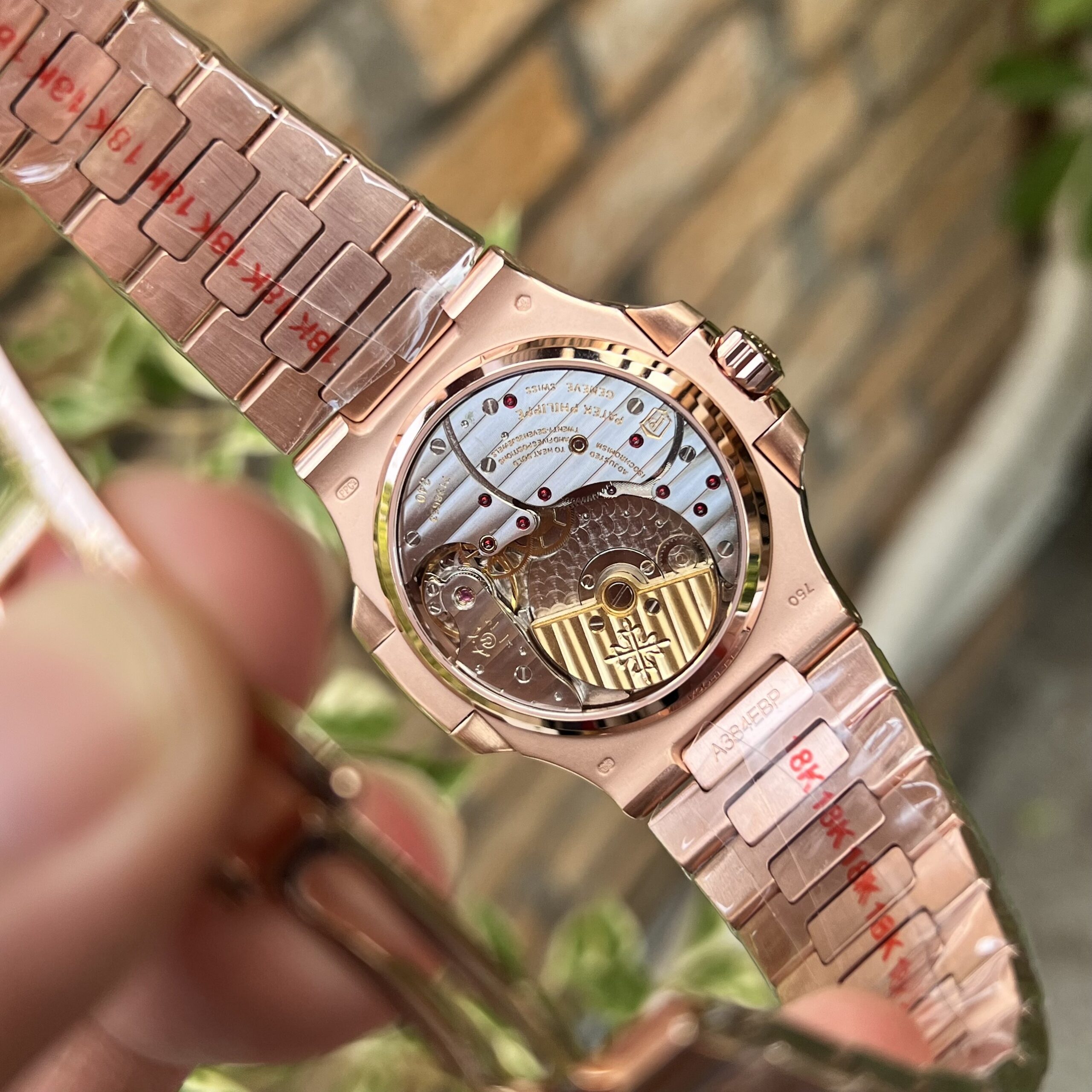 Patek Philippe Nautilus 5712R 18K Rosegold Wrapped Chocolate Dial GRF 40mm - Image 6