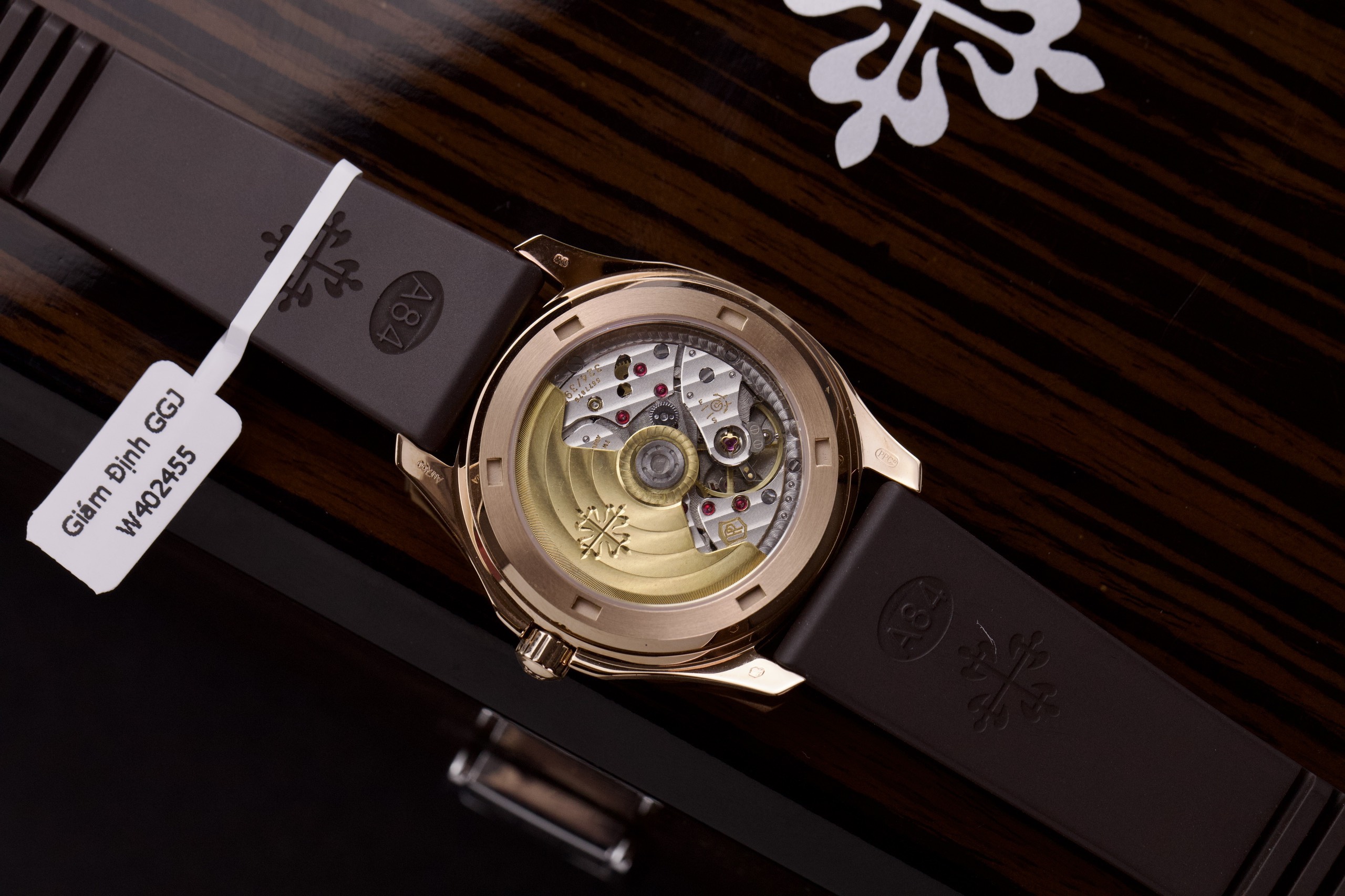 Patek Philippe Aquanaut 5067 Custom Moissanite Diamonds Replica Watches 35.6mm - Image 3