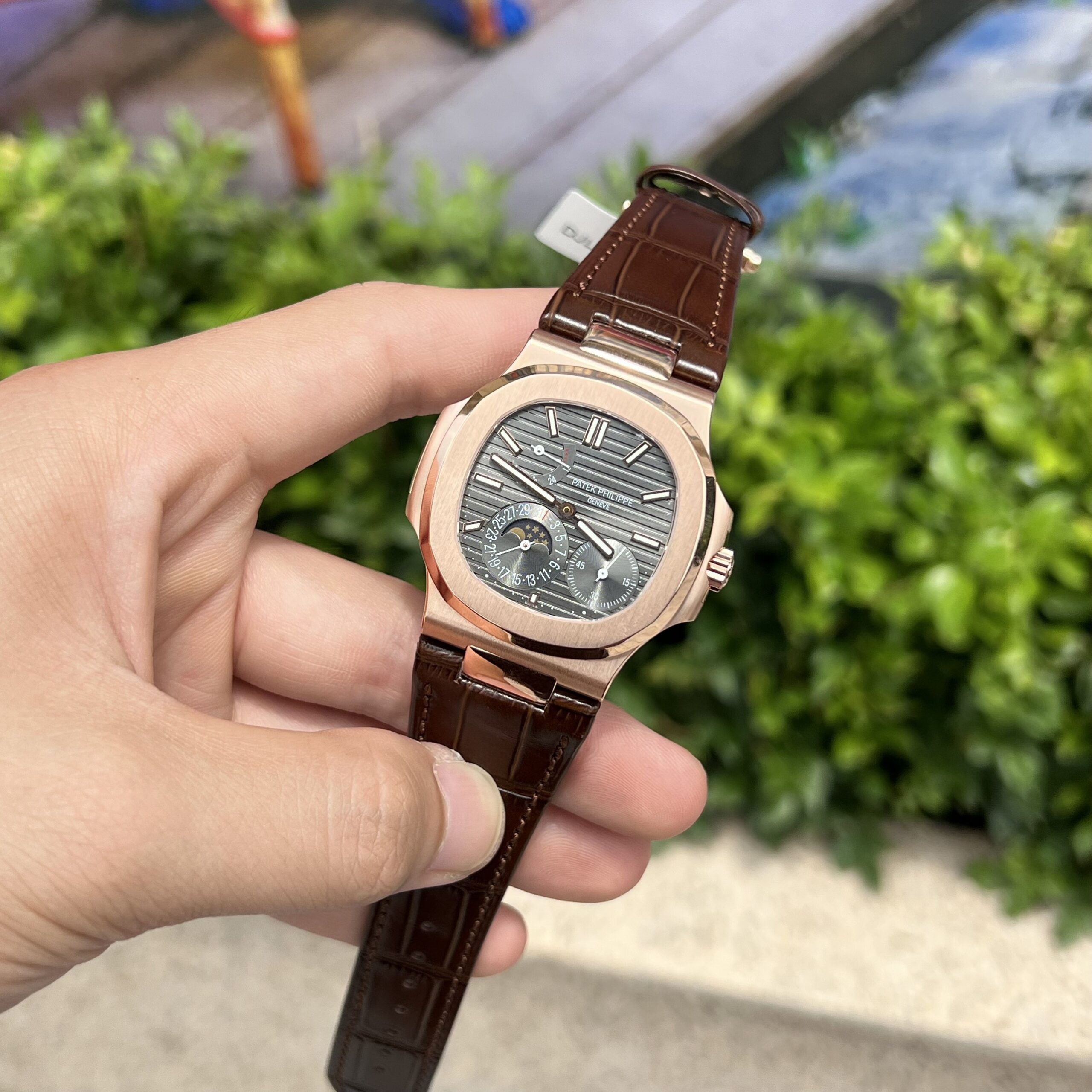 Patek Philippe Nautilus 5712R 18K Gold Wrapped Watch GR 40mm - Image 4