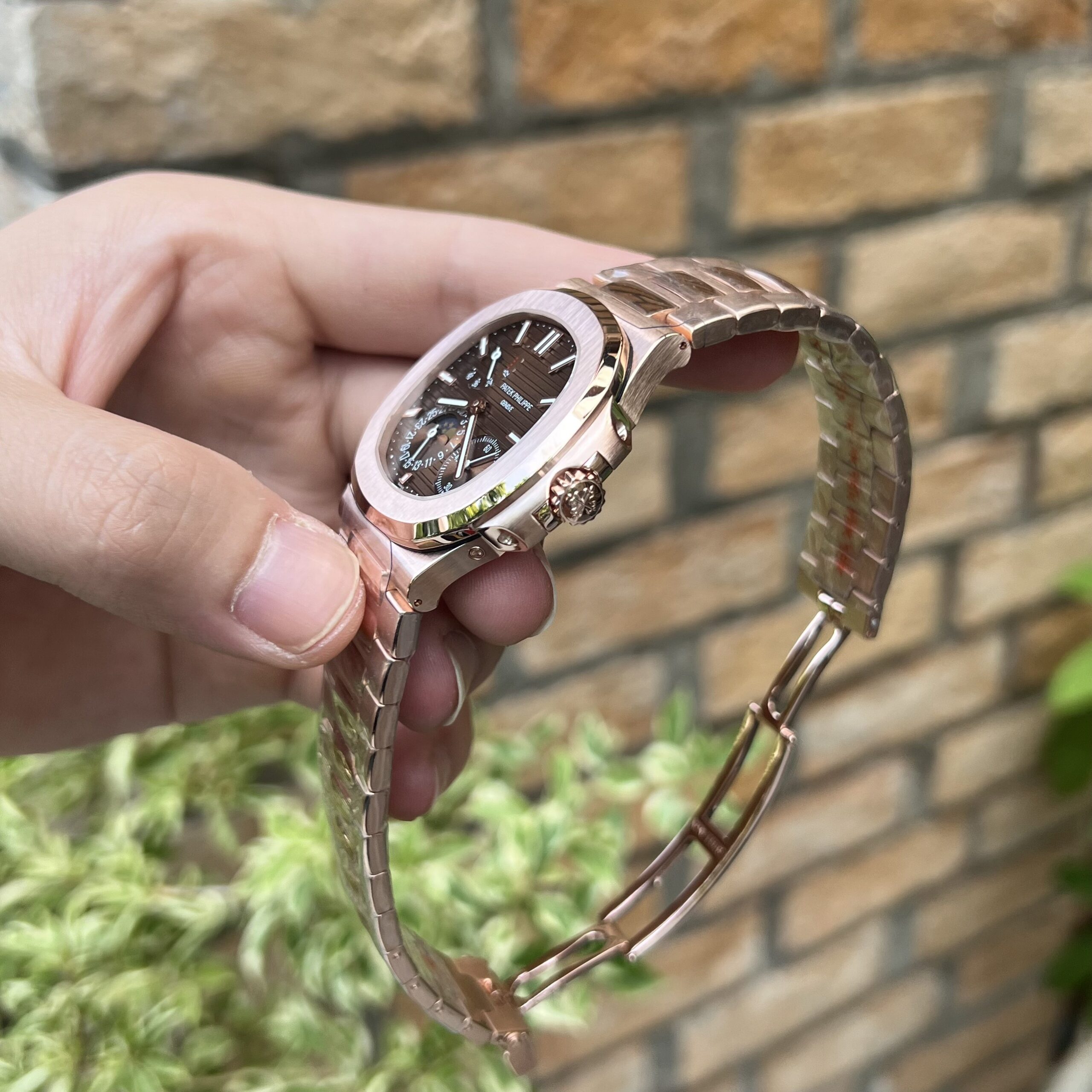 Patek Philippe Nautilus 5712R 18K Rosegold Wrapped Chocolate Dial GRF 40mm - Image 5
