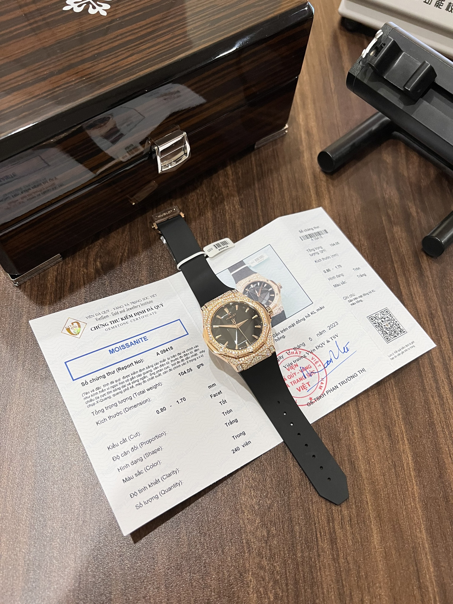Hublot Orlinski King Gold Custom Full Diamonds Moissanite 40mm