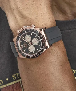 Alternative view of Rolex Daytona 126515LN Rose Gold Black Dial 40mm