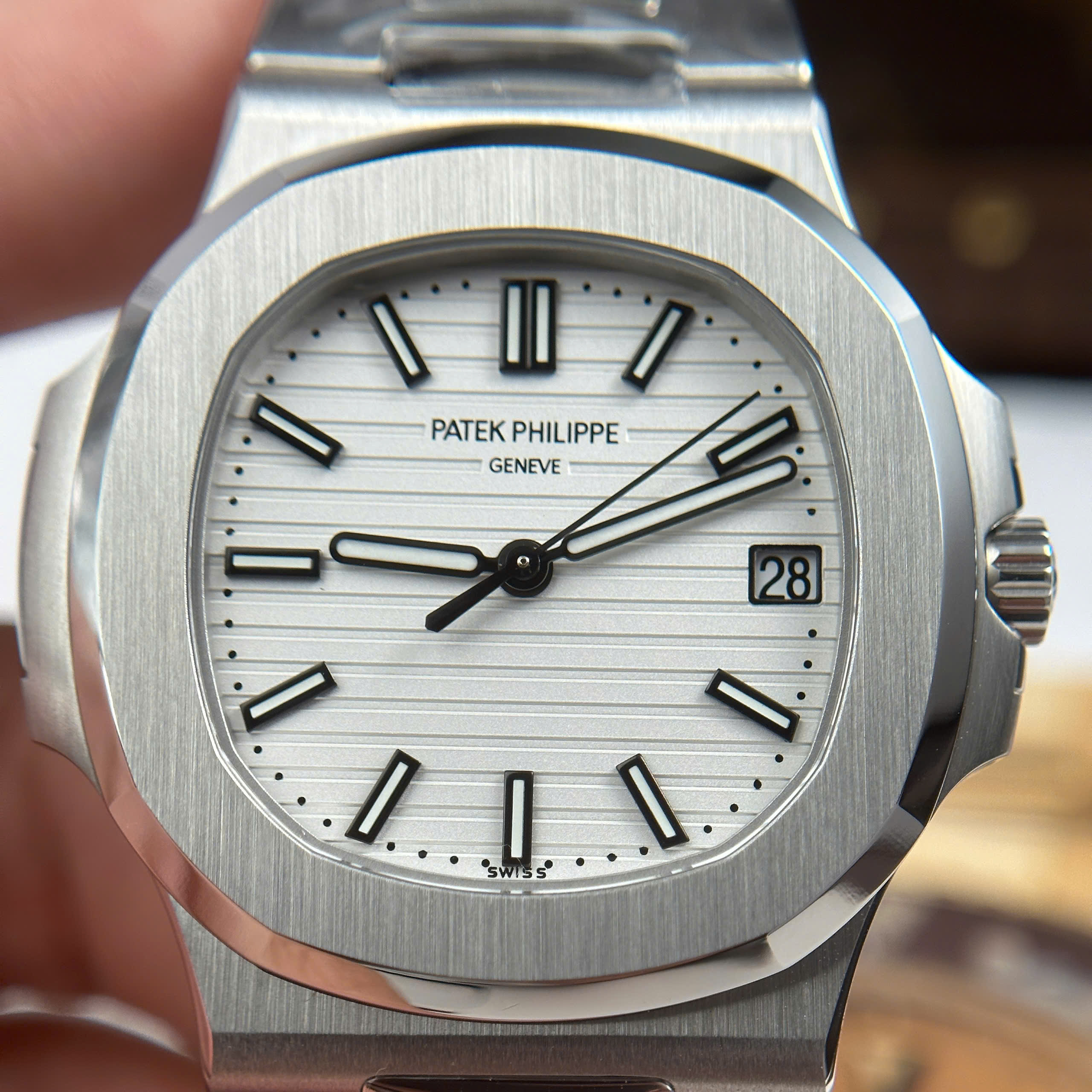 Patek Philippe Nautilus 5711 Replica 11 White Dial Metal Strap Factory BBF 40mm - Image 3