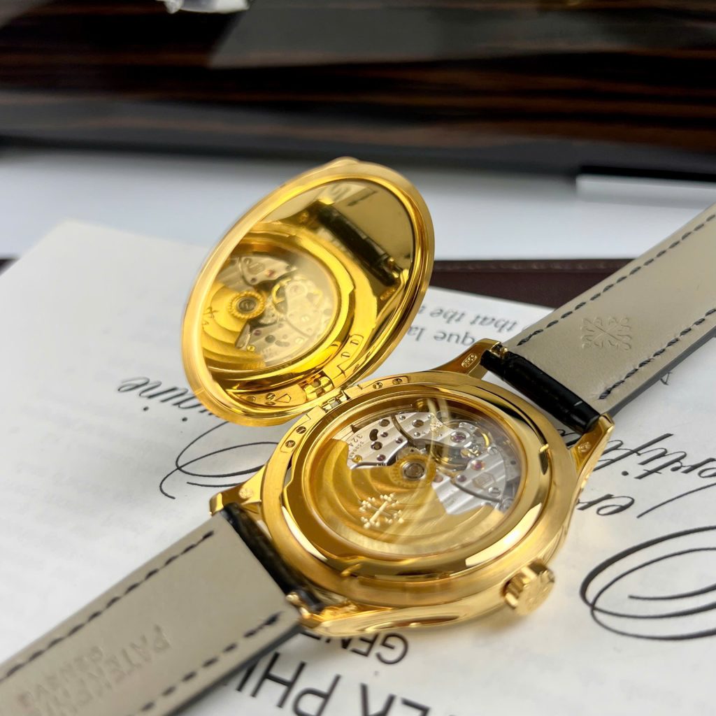 Đồng Hồ Patek Philippe Calatrava 5227 Chế Tác Bọc Vàng 18K Dây Da Nâu Nhà Máy 3K 40mm
