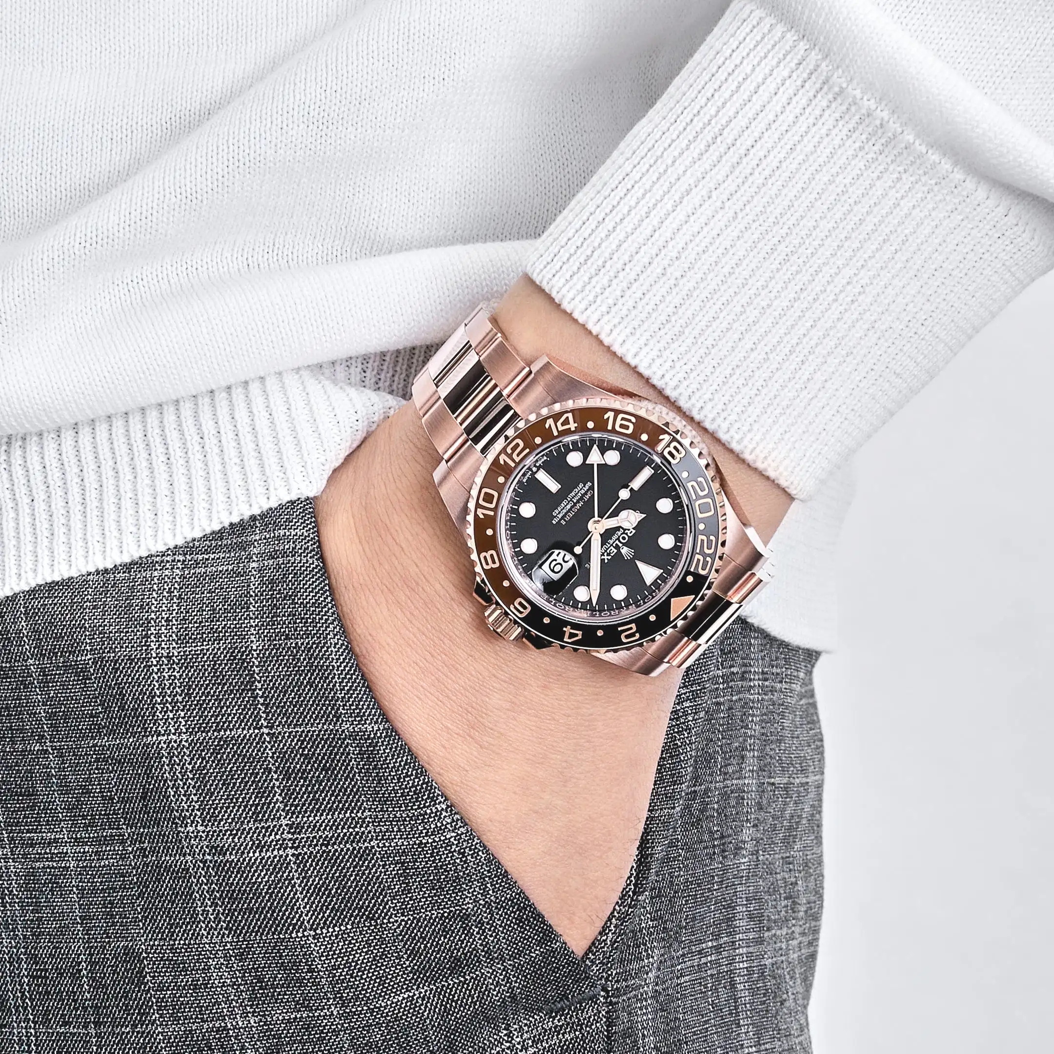 Rolex GMT-Master II 126715CHNR ‘Root Beer’ Rose Gold Black Dial 40mm - Image 2