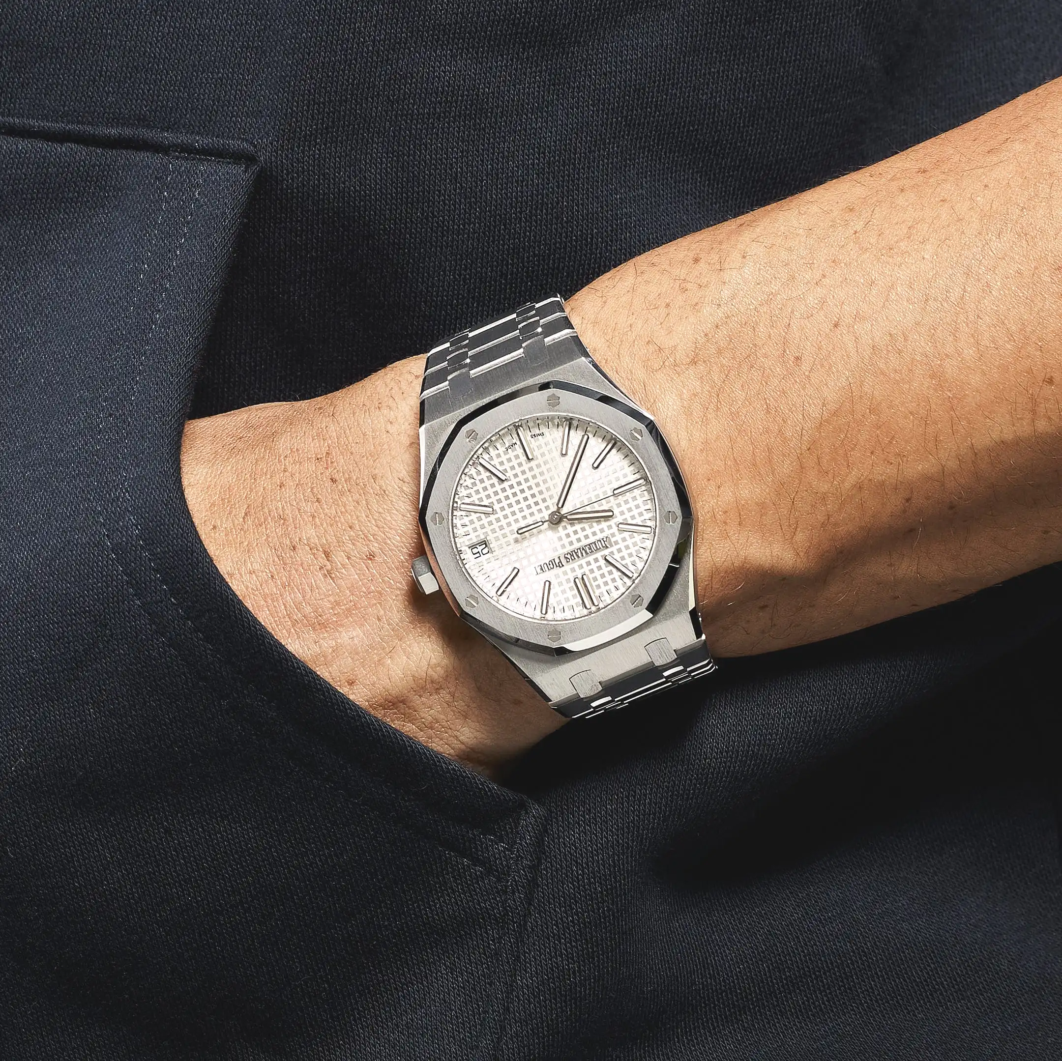 Audemars Piguet Royal Oak 15510ST.OO.1320ST.08 Selfwinding Stainless Steel Silver-toned Dial - Image 2
