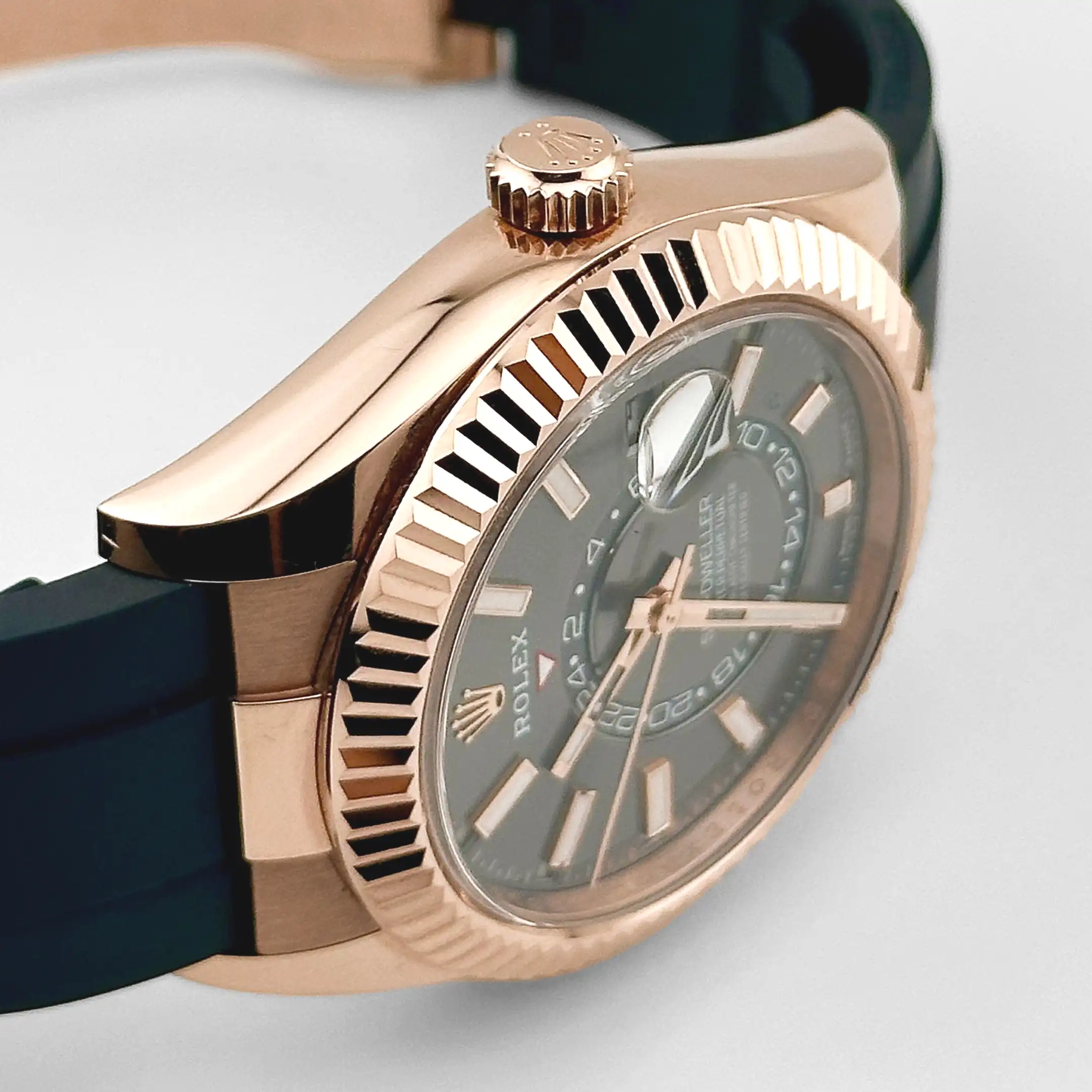 Rolex Sky-Dweller 336235 Rose Gold Slate Dial 42mm - Image 4