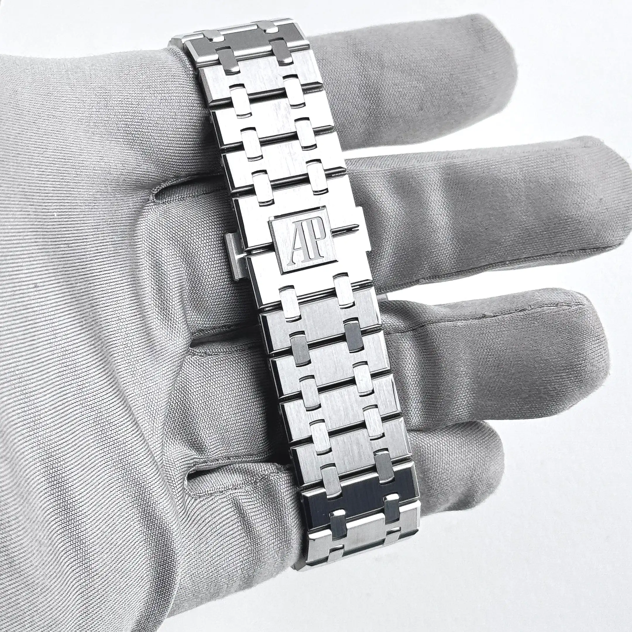 Audemars Piguet Royal Oak 15510ST.OO.1320ST.08 Selfwinding Stainless Steel Silver-toned Dial - Image 12