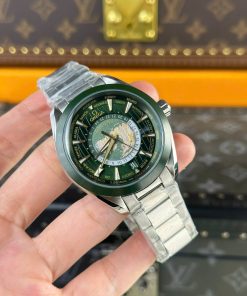 Alternative view of Omega Seamaster Aqua Terra Worldtimer Replica Watch Green Metal Strap 43mm