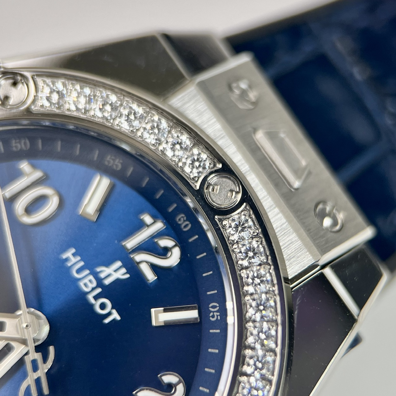 Hublot Big Bang One Click Replica 11 Watch Best Quality 39mm - Image 4