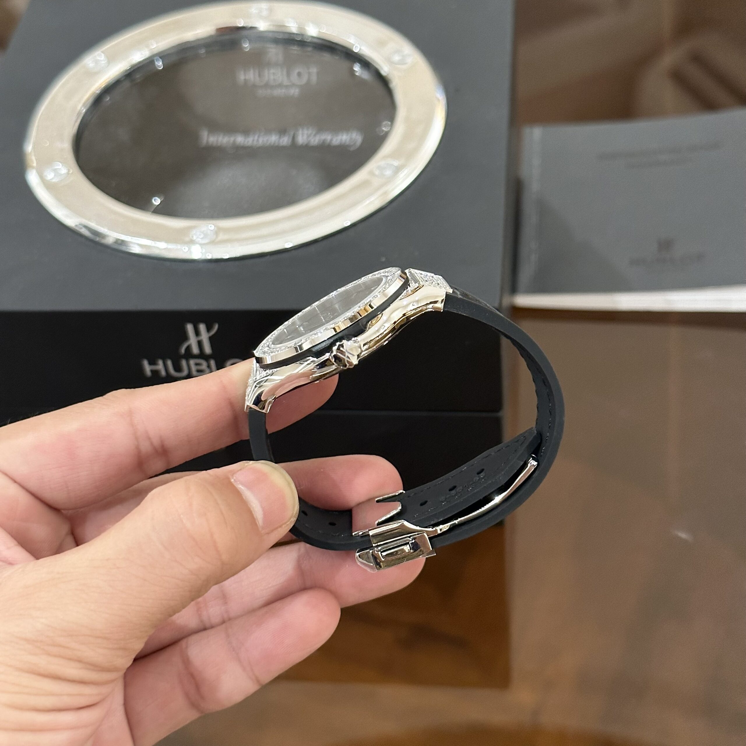 Hublot Classic Fusion Diamonds Black Dial Watch 38mm - Image 6