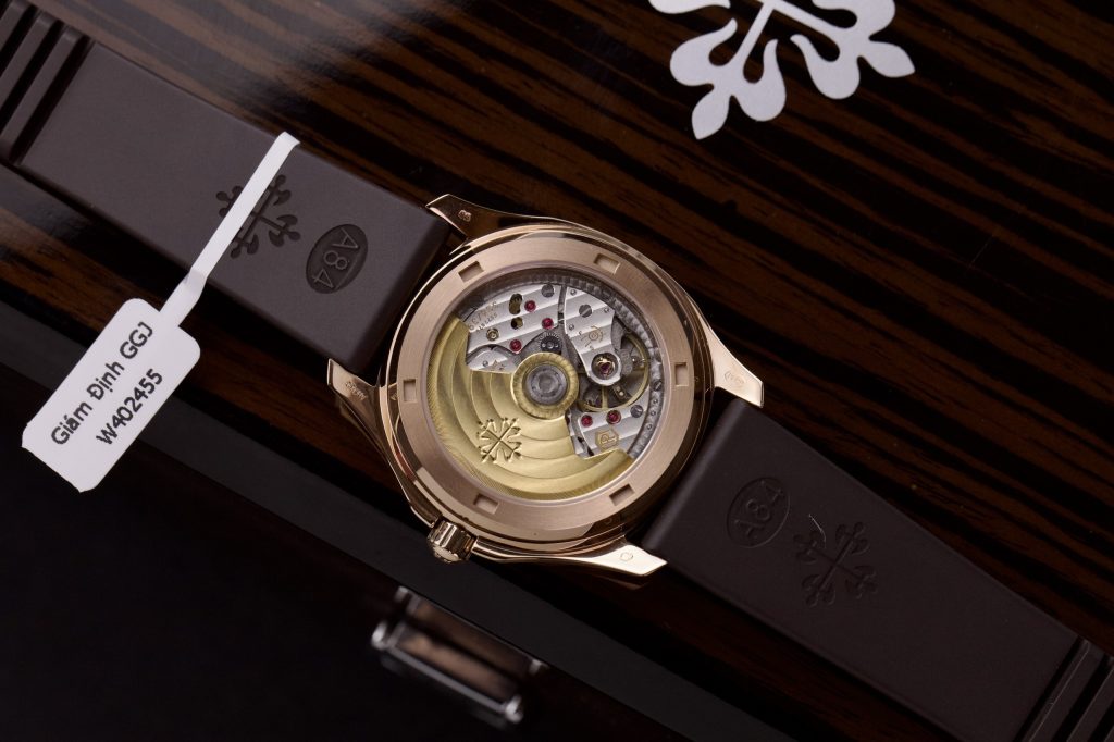 Patek Philippe Aquanaut 5067 Custom Moissanite Diamonds Replica Watches 35 (2)
